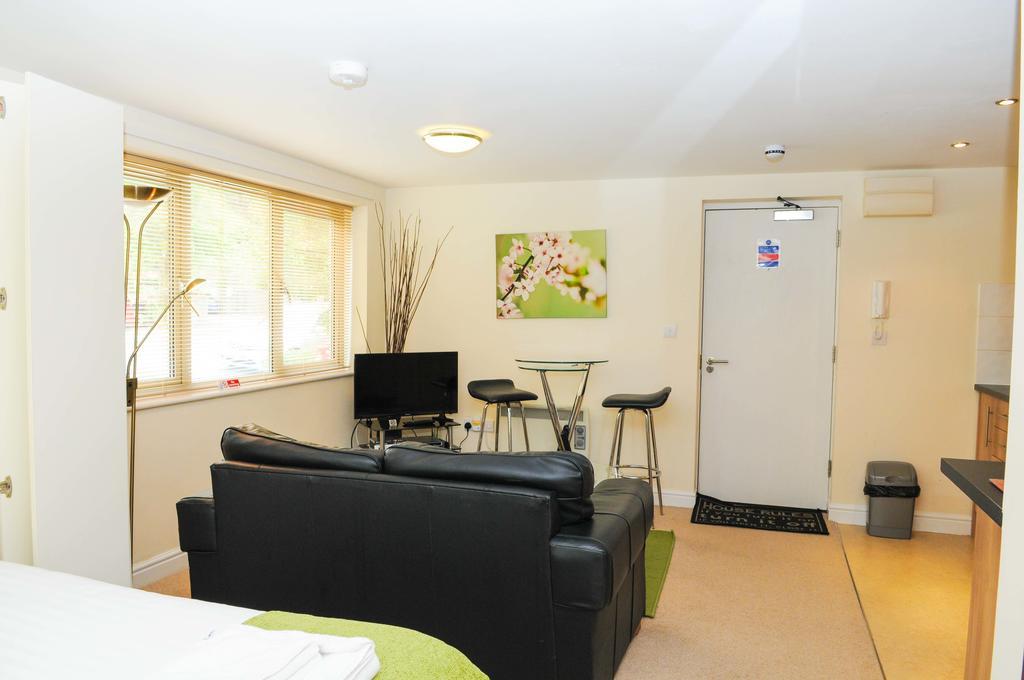 Your Stay Bristol Cotham Lawn Exterior foto