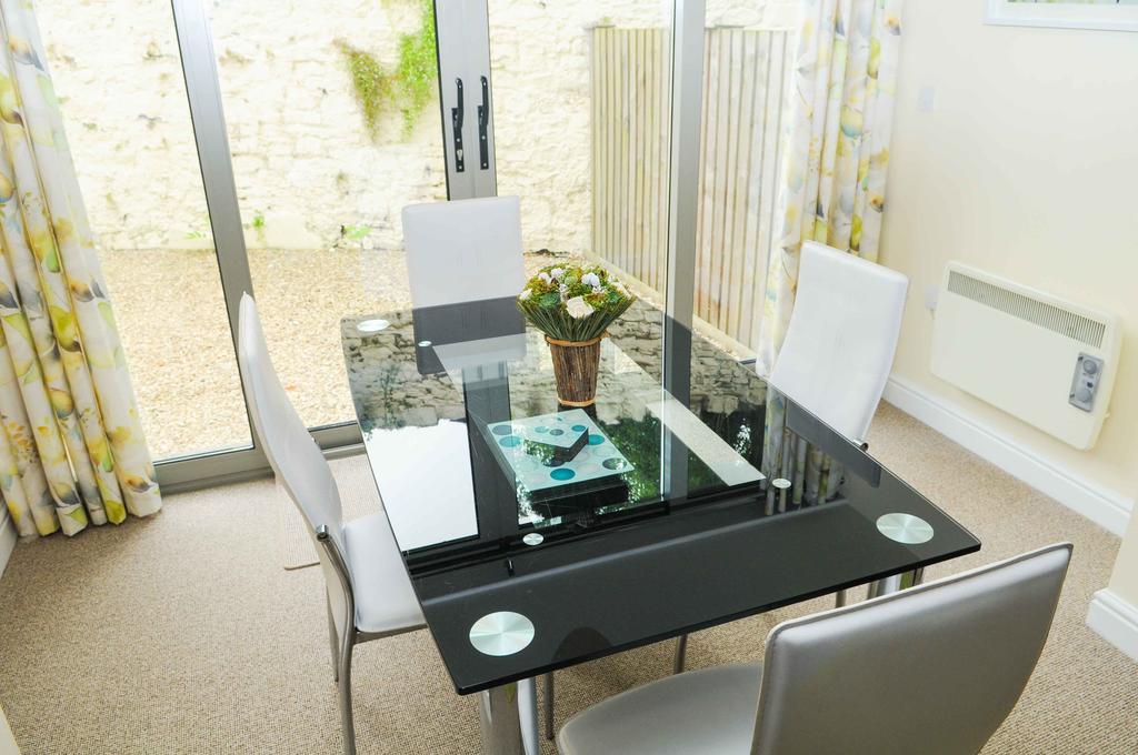 Your Stay Bristol Cotham Lawn Exterior foto