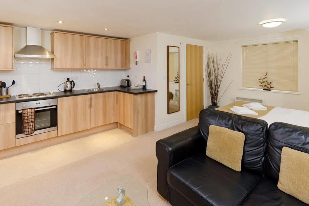 Your Stay Bristol Cotham Lawn Exterior foto